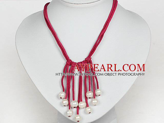 10-11mm Natural White Ferskvann Pearl Tassel Halskjede med Hot Pink Leather Cord