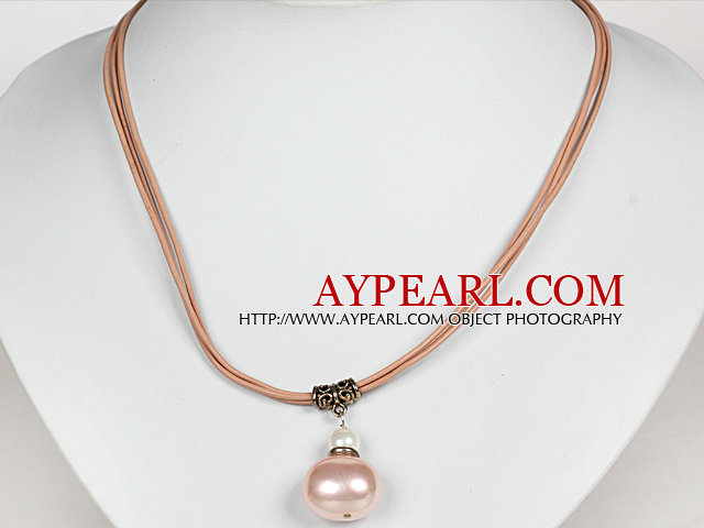Forme de la pomme de terre rose Perles Shell mer collier pendentif en cuir