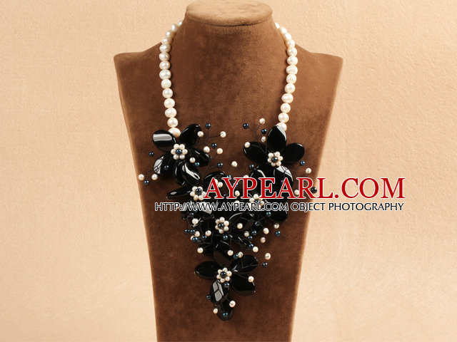 Marvelous Beautiful Natural Freshwater Pearl Black Agate Flower Statement Party Necklace