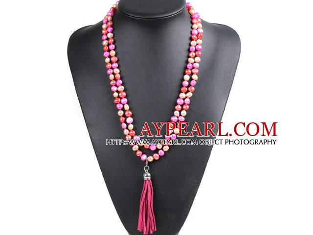 Mode Het Försäljning Potato Shape Natural Pink Rose Red Orange Pearl Långt halsband med Mocka Tassel (Tassel kan tas bort)