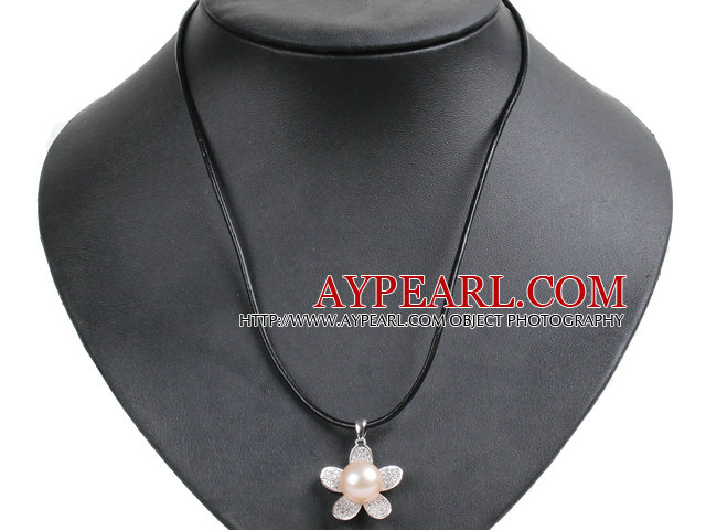 Simple Elegant Natural Big Flesh Pink Freshwater Pearl Flower Pendant Leather Necklace