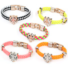 5 Pieces Fashion Style Leder Friendship Bracelet (zufällige Farbe)