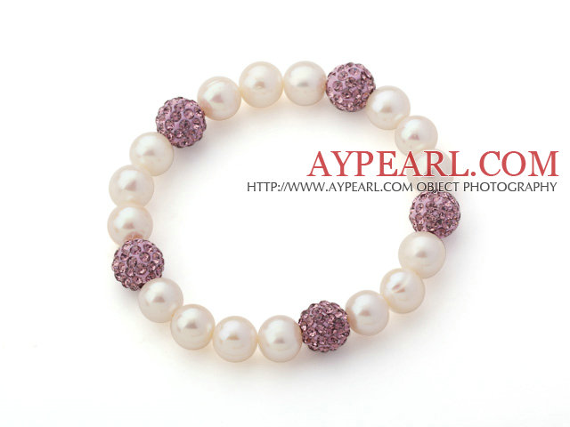 En Grade Rund Vit Sötvatten Pearl och violett färg STRASS Ball Stretch Beaded Bangle Armband