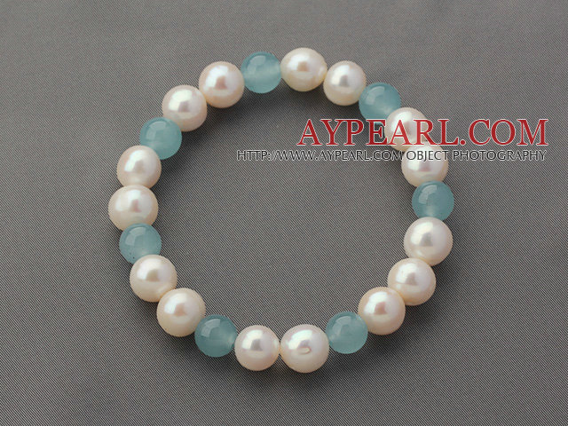 A Grade 9.5mm Round White Freshwater Pearl and Blue Jade Stretch Beaded Bangle Bracelet