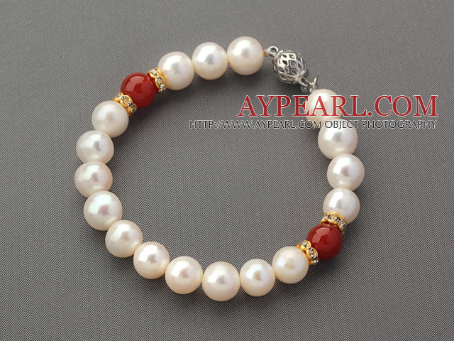 8-8.5mm A Grade Rund Vit Sötvatten Pearl och röda Karneol Beaded Bracelet