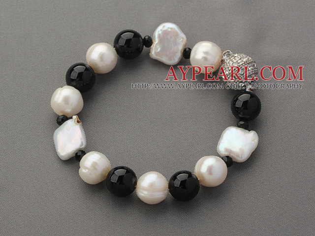 Conception classique Blanc Rebirth Pearl et agate noire perlée Bracelet