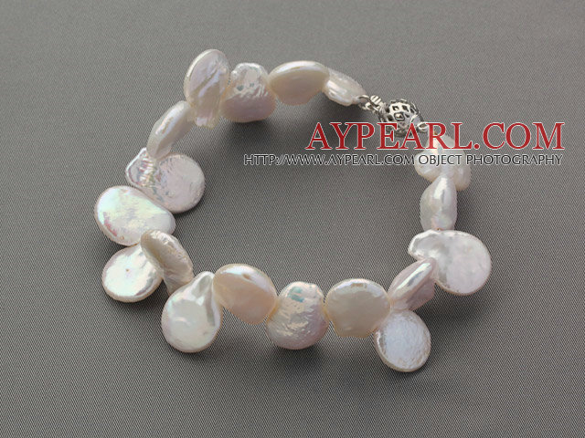 Uregelmessig Shape Topp Boret White Pearl Bracelet