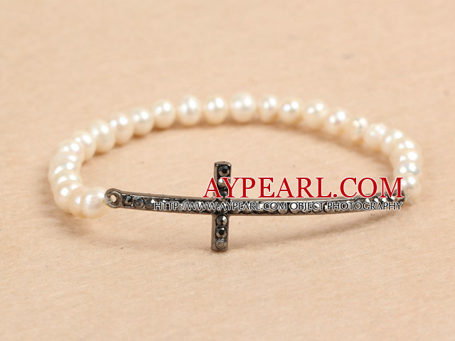 Hot Sale 5-6mm Natural White Freshwater Pearl Stretch Bracelet with Rhinestone Cross Charm