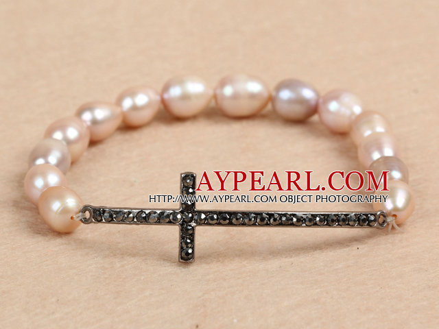 Hot Sale 7-8mm Natural Rice Pearl Stretch armbånd med Rhinestone Cross Charm