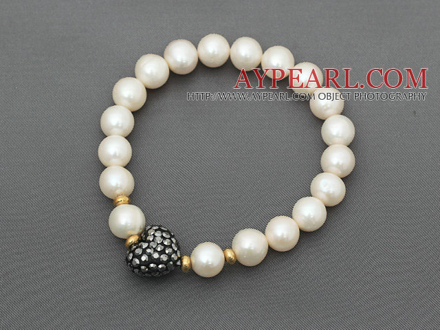 Classic Design A Grade Round White Freshwater Pearl Beaded Stretch Bracelet with Heart Shape Gray Rhinestone