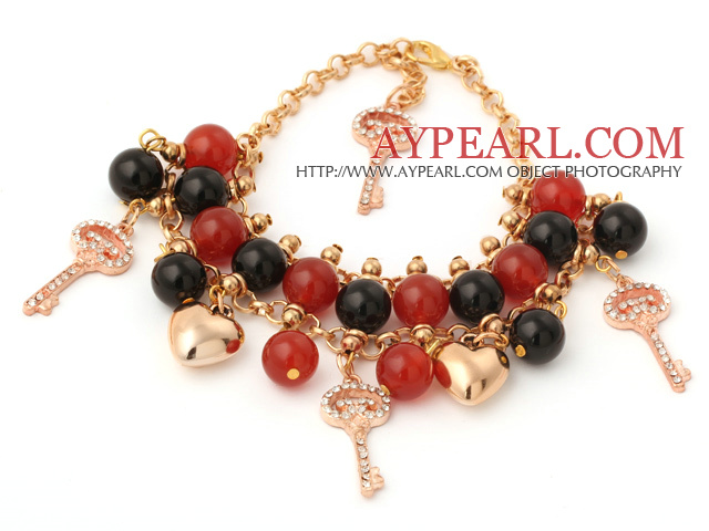 Classic A Grade Round Black Red Agate Golden Chain Armband mit goldenen Herzen und Kay Zubehör