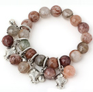 Mote 12mm Round Fargerik Quartz Beaded armbånd med Tibet Silver Fish Lucky Bag Charm Tilbehør