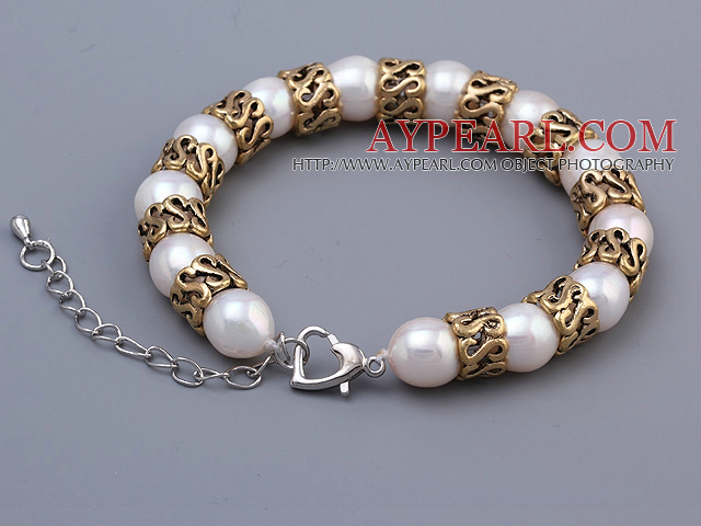 Fashion 9-10mm Natural White Freshwater Pearl Beaded Bracelet With Special Copper Charms