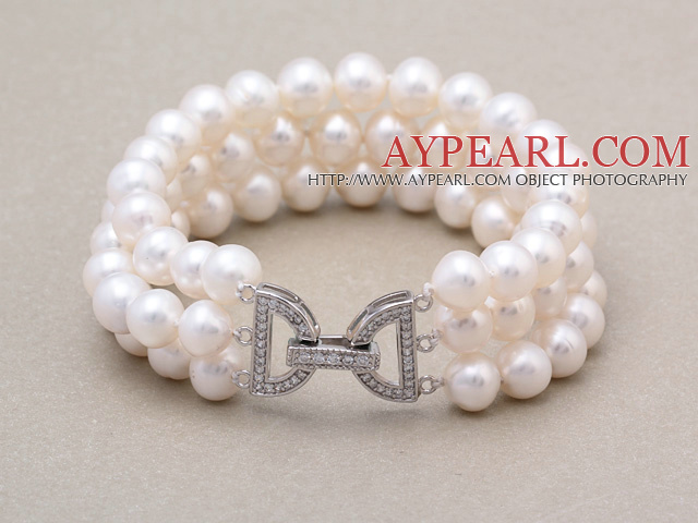 Hög kvalitet Tre Strands 7 - 8mm Natural White Freshwater Pearl pärlstav armband med Brev Lås