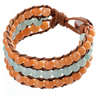 Populära Tre - Layer Runda 6mm orange och blå Candy Jade Brown Leather Wrap Bracelet