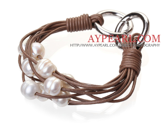 Fashion Multilayer- 10 -11mm Natural White Süßwasser-Zuchtperlen -und Brown- Leder -Armband mit Doppel - Ring- Verschluss
