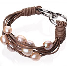 Mode Multilayer 10 - 11mm Natural Pink Freshwater Pearl och brunt läder armband med dubbel -Ring Lås