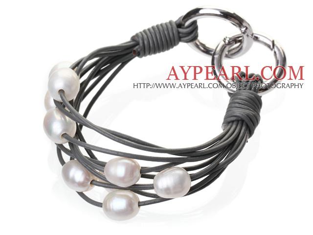 Populære Multi Strands Natural 10 - 11mm hvit ferskvannsperle og Dark Grey Leather armbånd med Double - ring lås