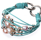 Fashion Multilayer- 10 -11mm Natur Rosa, Lila, Silber Süßwasser-Zuchtperlen Runde Perlen und blaue Leder -Armband mit Doppel - Ring- Verschluss