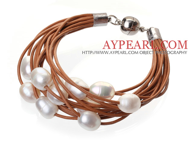 Fashion Multilayer- 10 -11mm Natural White Süßwasser-Zuchtperlen -und Brown- Leder -Armband mit Magnetverschluss