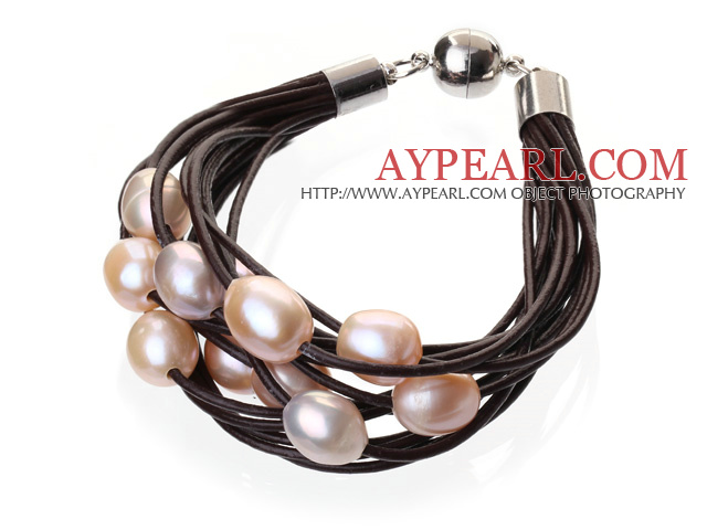 Fashion Multi 10 - 11mm Natural Pink ferskvannsperle og Dark Brown Leather armbånd med magnetisk lås