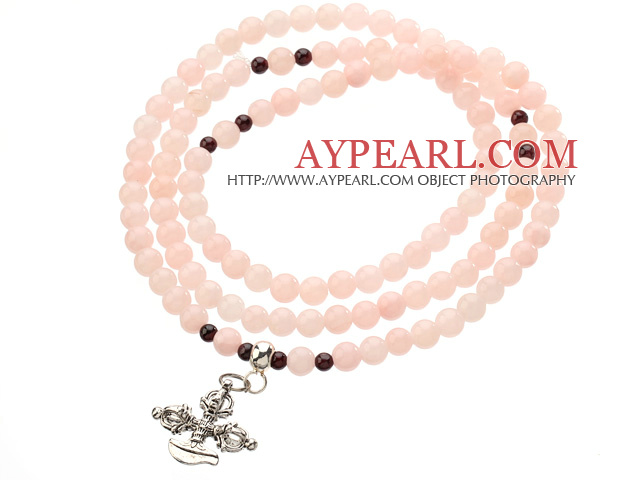 Conception classique multi brins Round Light Pink Jade Perles Amulette bracelet avec breloque croix en métal