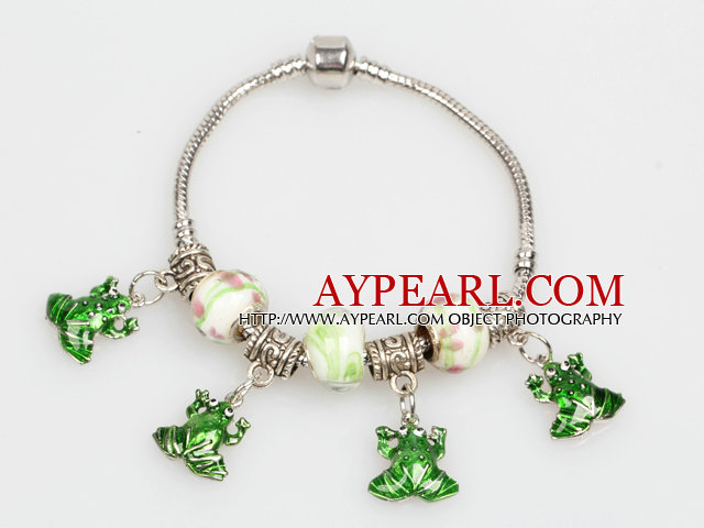 Fashion Style Grön färgad glasyr Charm Armband med Frog Pendant
