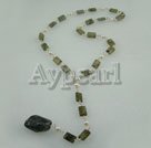 flashing stone pearl necklace