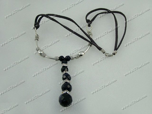 collier en pierre