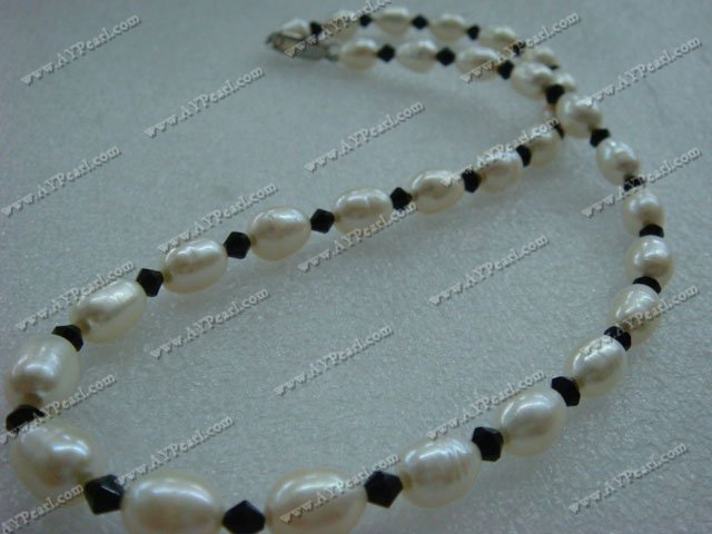 pearl crystal necklace