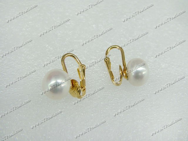 pearl stud