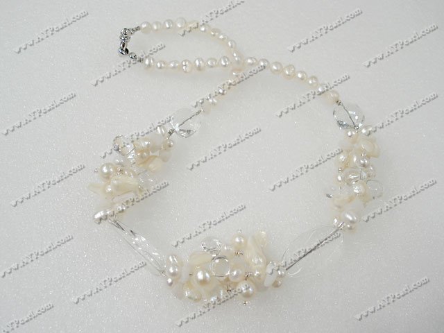 collier de perles de cristal blanc