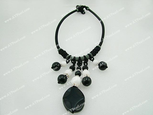 agate collier perle noire