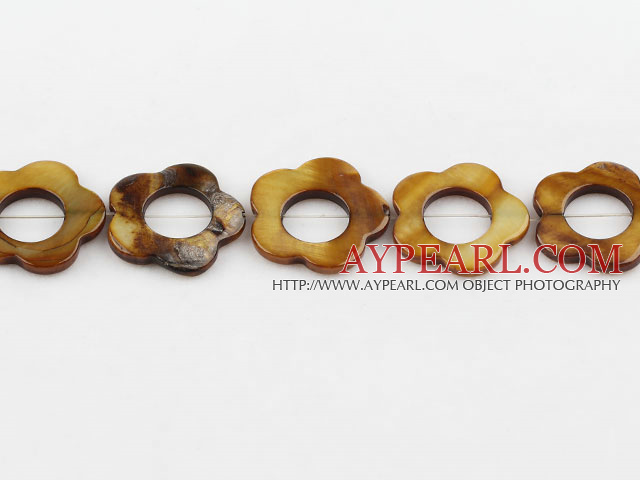 Shell Beads, Brown, 25mm dyed hollow out quincunx, Sold per 15.7-inch strand