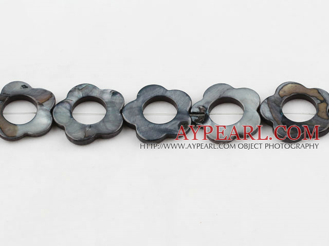 Shell Beads, Black, 25mm dyed hollow out quincunx, Sold per 15.7-inch strand