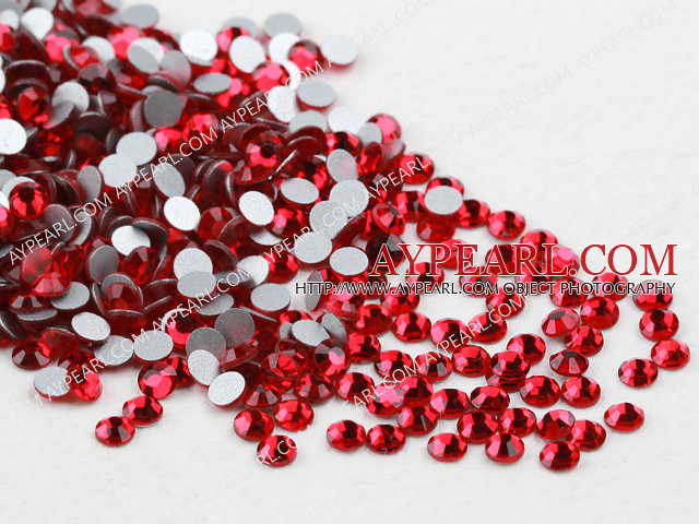 Rhinestone cabochon, red, silver-foil back ,3.0-3.2mm faceted round, SS12. Sold per pkg of 1440.