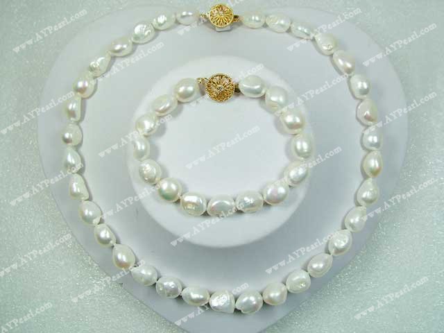 Pearl Set