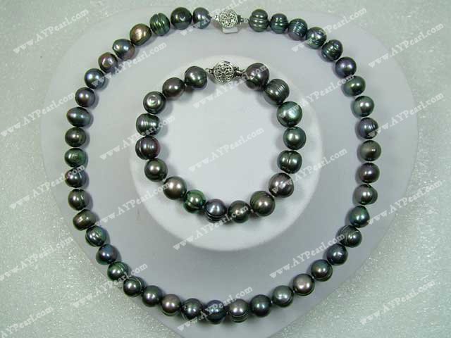 black pearl set