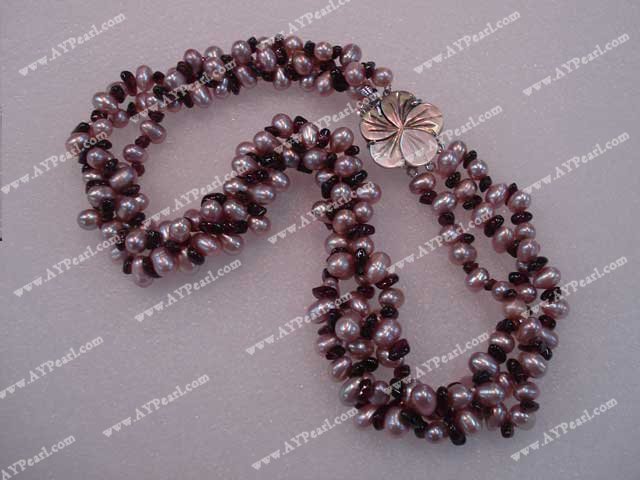 Collier de perles grenat