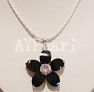 zircon flower-shaped necklace