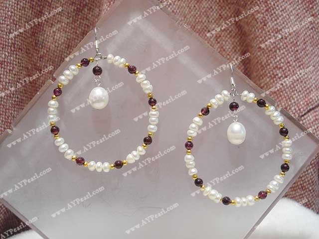 pearl garnet earring