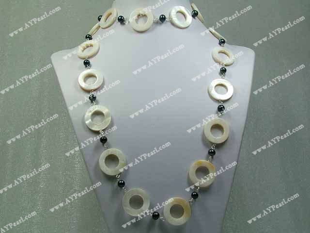 shell pearl necklace