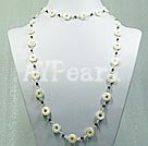 Collier grenat shell