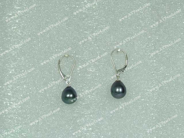 pearl earring