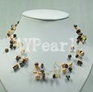 pearl crystal necklace