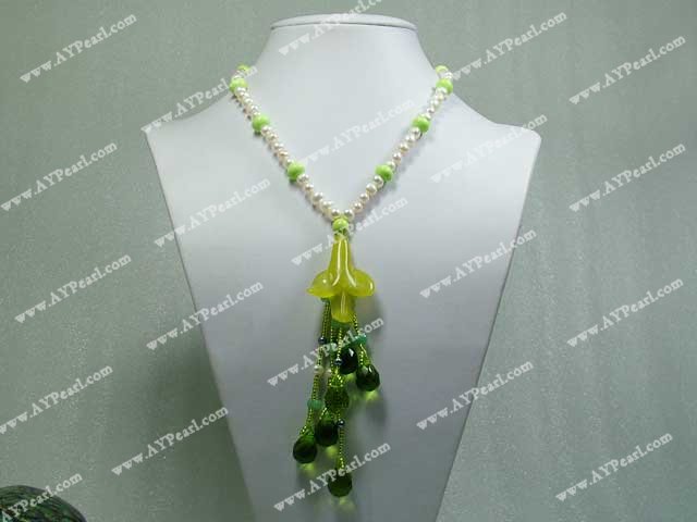peridot pearl necklace