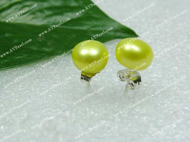 pearl stud
