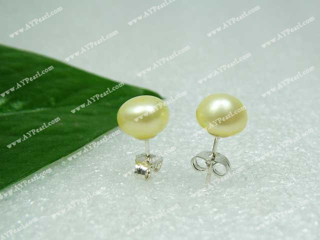 Pearl Stud
