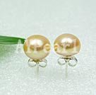 pearl stud