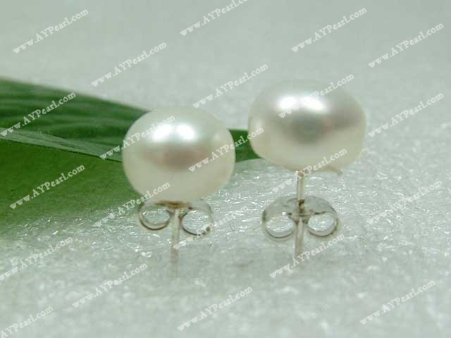 Pearl Stud